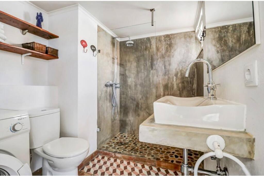 Unique Townhouse, Close To The